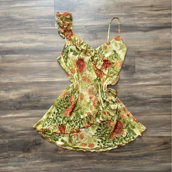 Dresses & Skirts - Green Floral Dress with Ruffle Accents